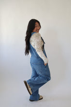Load image into Gallery viewer, Catalina Velvet Long Sleeve
