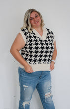 Load image into Gallery viewer, Collin Houndstooth Vest
