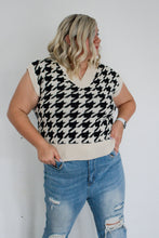 Load image into Gallery viewer, Collin Houndstooth Vest
